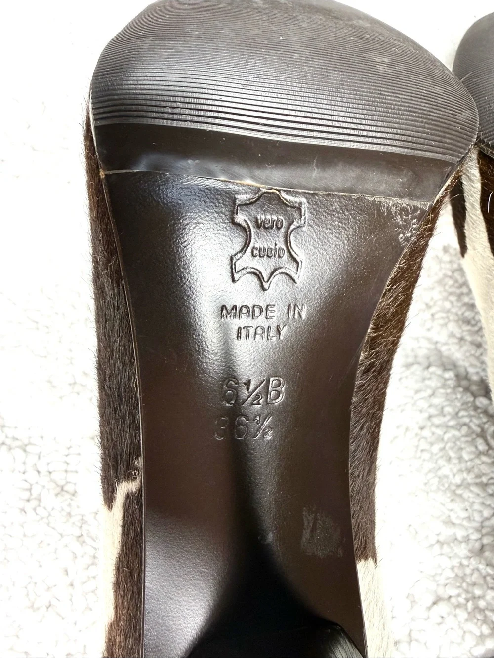 BCBGMAXAZRIA Cow Print Pumps Brown Cream Haircalf Heels 6.5 Made in Italy